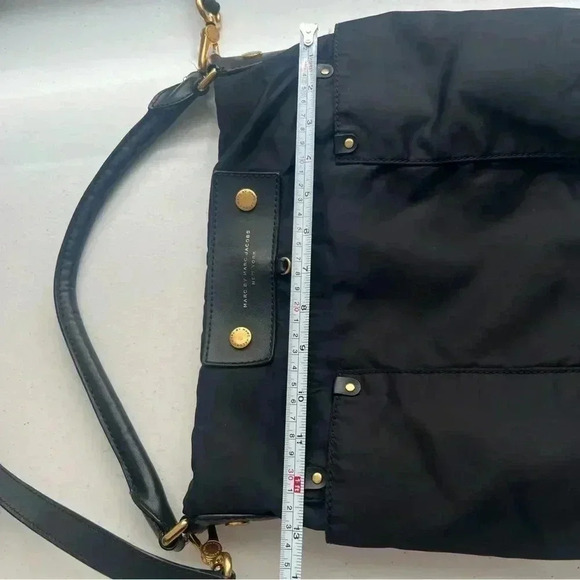Marc By Marc Jacobs  Preppy Black Nylon Hobo Crossbody Handbag Gold Hardware‎ - Picture 15 of 16
